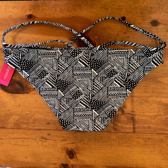 NWT Xhilaration Bikini - Picture 3 of 3